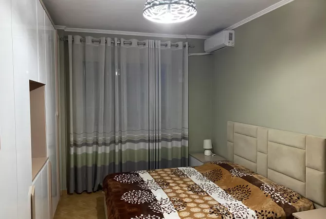 Shtepi me qera Apartament ne Tirane, 2+1, Mobilimi E mobiluar, Pagesa 70,000  Leke.