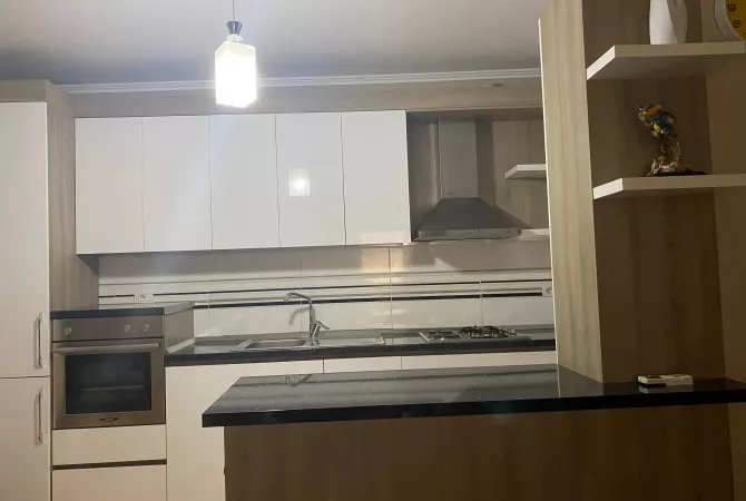 Shtepi me qera Apartament ne Tirane, 2+1, Mobilimi E mobiluar, Pagesa 70,000  Leke.