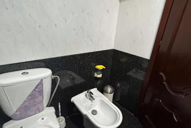 Shtepi me qera Apartament ne Tirane, 2+1, Mobilimi E mobiluar, Pagesa 900  Euro.