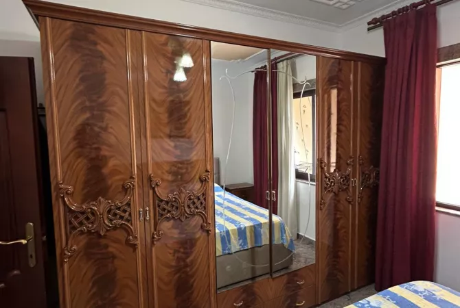 Shtepi me qera Apartament ne Tirane, 2+1, Mobilimi E mobiluar, Pagesa 900  Euro.
