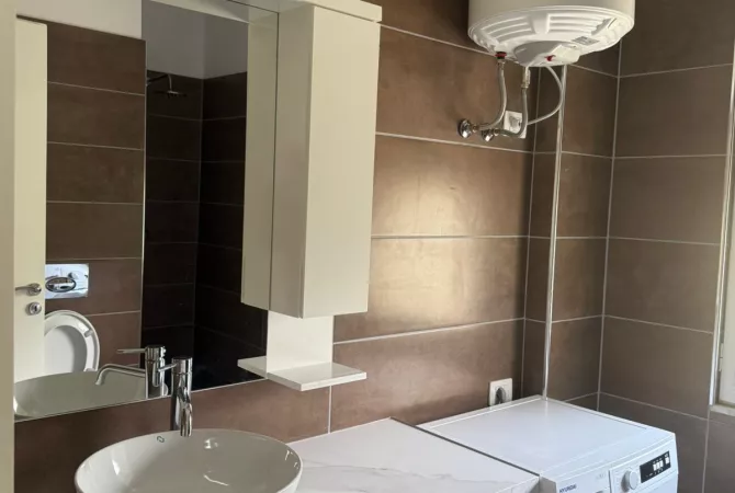 Appartamento in vendita a Tirana 1+1, Arredato