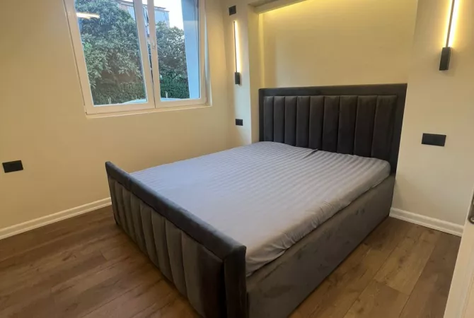 Appartamento in vendita a Tirana 1+1, SemiArredato