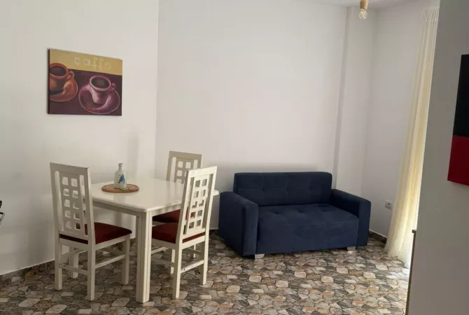Shtepi ne shitje Apartament ne Tirane, 1+1, Mobilimi E mobiluar, Pagesa 76,800  Euro.