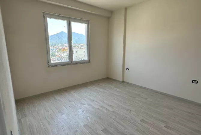 Shtepi ne shitje Apartament ne Tirane, 1+1, Mobilimi Bosh, pa mobiluar, Pagesa 56,000  Euro.