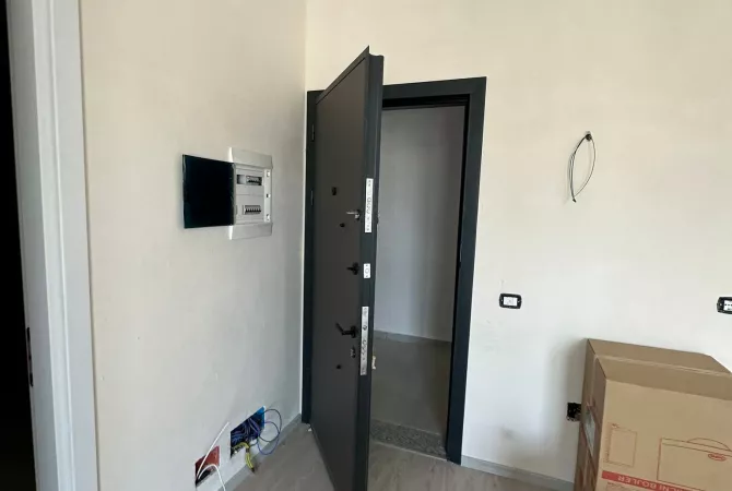 Shtepi ne shitje Apartament ne Tirane, 1+1, Mobilimi Bosh, pa mobiluar, Pagesa 56,000  Euro.