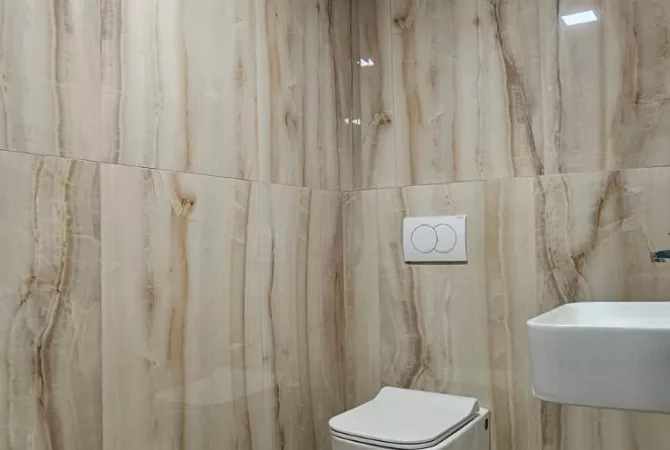 Jepet me qera ambjent biznesi ne Bllok/370,000 leke