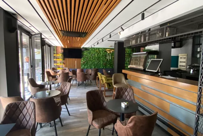 Ambient biznesi me qera 2+1 ne Tirane - 1,200 Euro