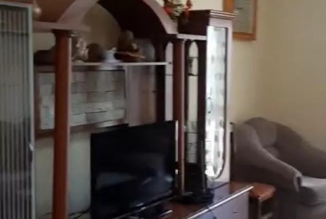 Shtepi me qera Apartament ne Tirane, 2+1, Mobilimi E mobiluar, Pagesa 40,000  Leke.