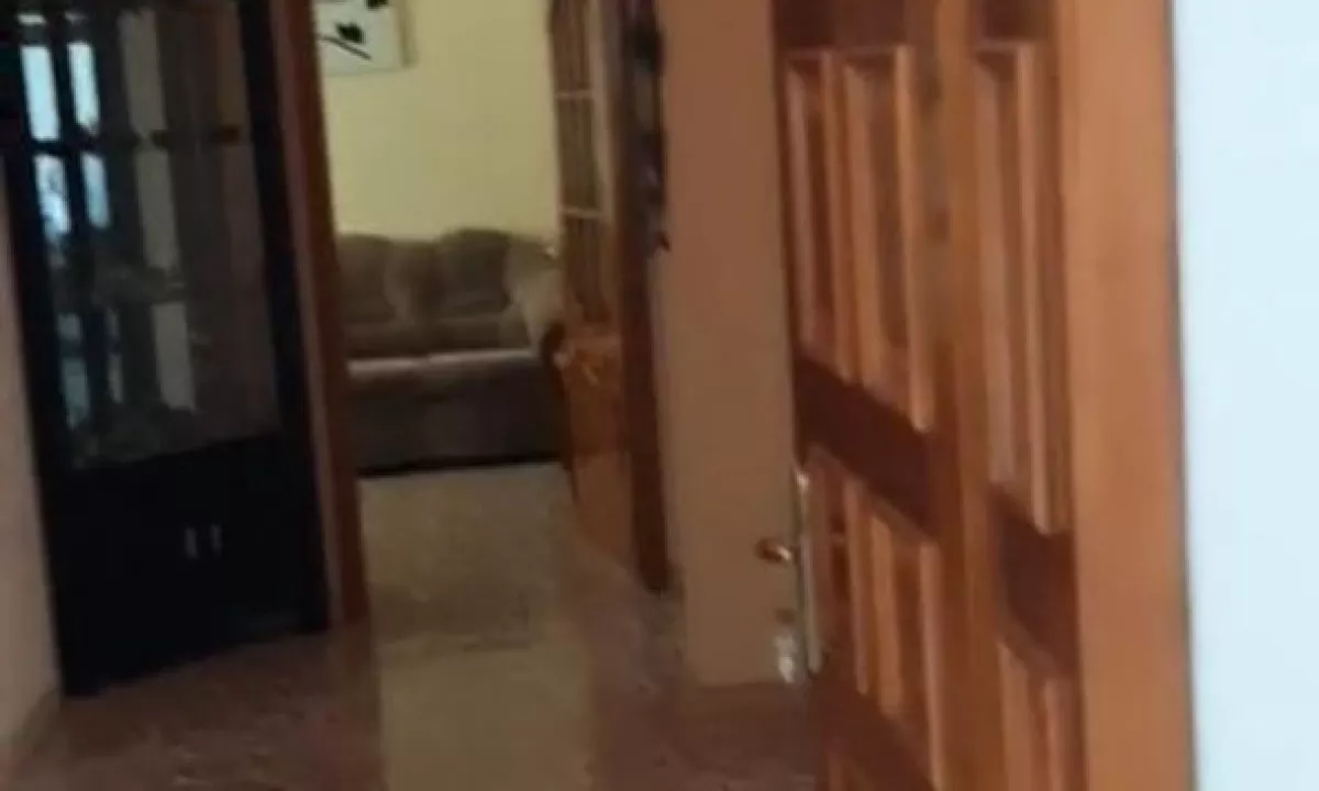 Shtepi me qera Apartament ne Tirane, 2+1, Mobilimi E mobiluar, Pagesa 40,000  Leke.