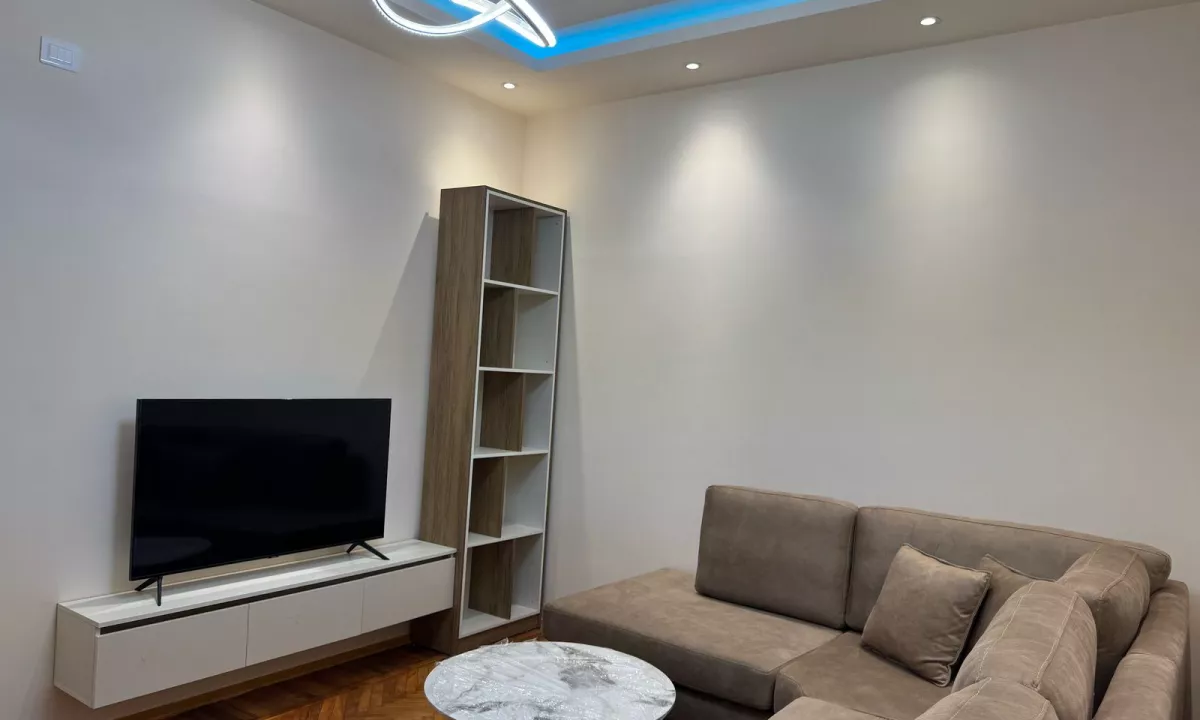 Shtepi me qera Apartament ne Tirane, 2+1, Mobilimi E mobiluar, Pagesa 600  Euro.