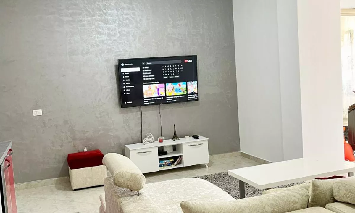 Appartamento in affitto a Tirana 2+1, Arredato