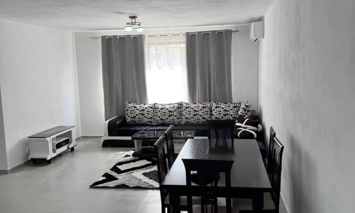 Shtepi me qera Apartament ne Tirane, 2+1, Mobilimi E mobiluar, Pagesa 70,000  Leke.