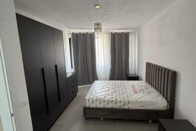Shtepi me qera Apartament ne Tirane, 2+1, Mobilimi E mobiluar, Pagesa 70,000  Leke.