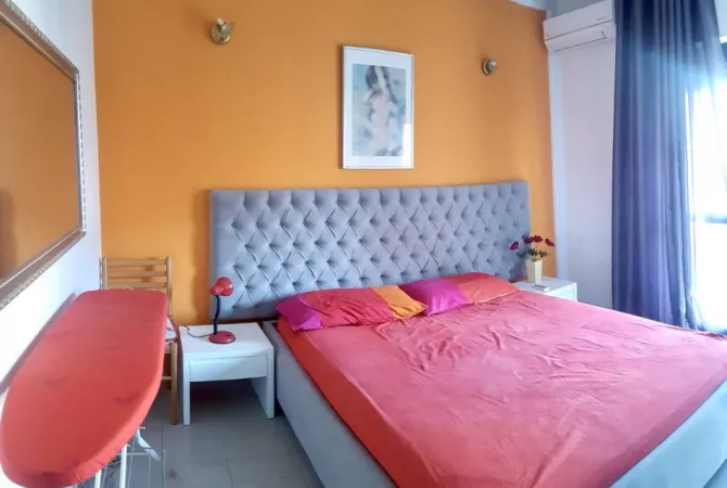 Shtepi me qera Apartament ne Tirane, 1+1, Mobilimi E mobiluar, Pagesa 50,000  Leke.