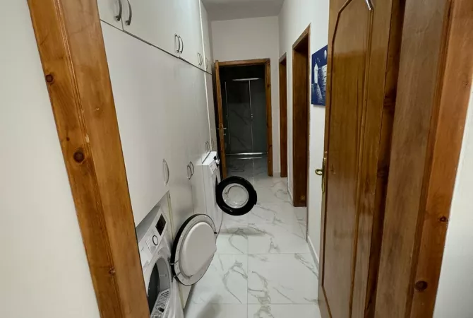 Shtepi me qera Apartament ne Tirane, 2+1, Mobilimi E mobiluar, Pagesa 650  Euro.