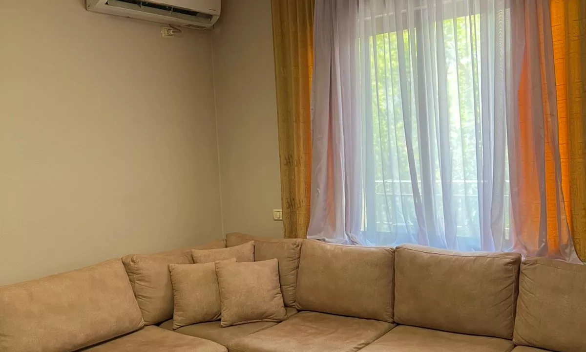 Shtepi me qera Apartament ne Tirane, 2+1, Mobilimi E mobiluar, Pagesa 70,000  Leke.
