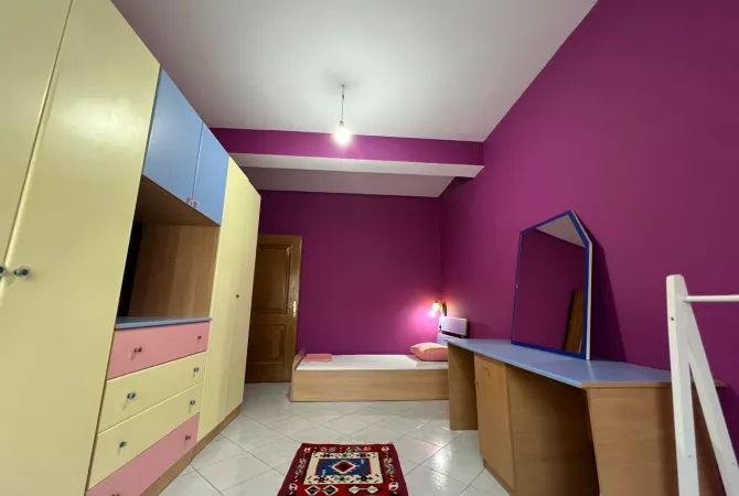 Shtepi me qera Apartament ne Tirane, 2+1, Mobilimi E mobiluar, Pagesa 70,000  Leke.