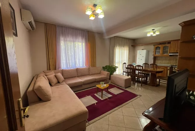 Shtepi me qera Apartament ne Tirane, 2+1, Mobilimi E mobiluar, Pagesa 70,000  Leke.