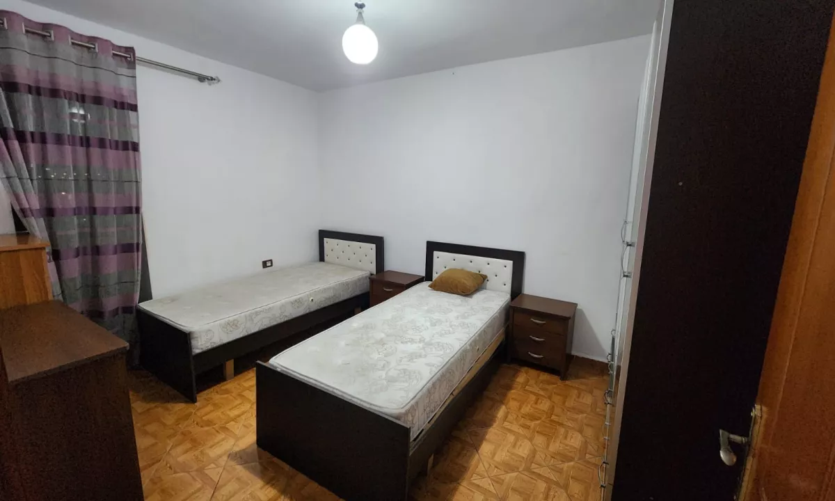 Shtepi me qera Apartament ne Tirane, 2+1, Mobilimi E mobiluar, Pagesa 40,000  Leke.