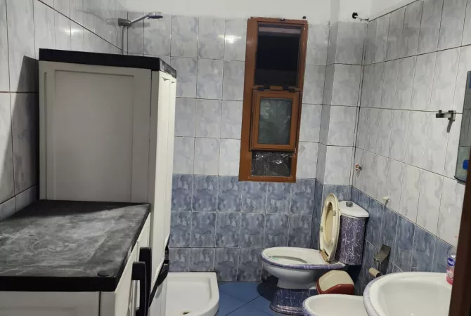 Shtepi me qera Apartament ne Tirane, 2+1, Mobilimi E mobiluar, Pagesa 40,000  Leke.