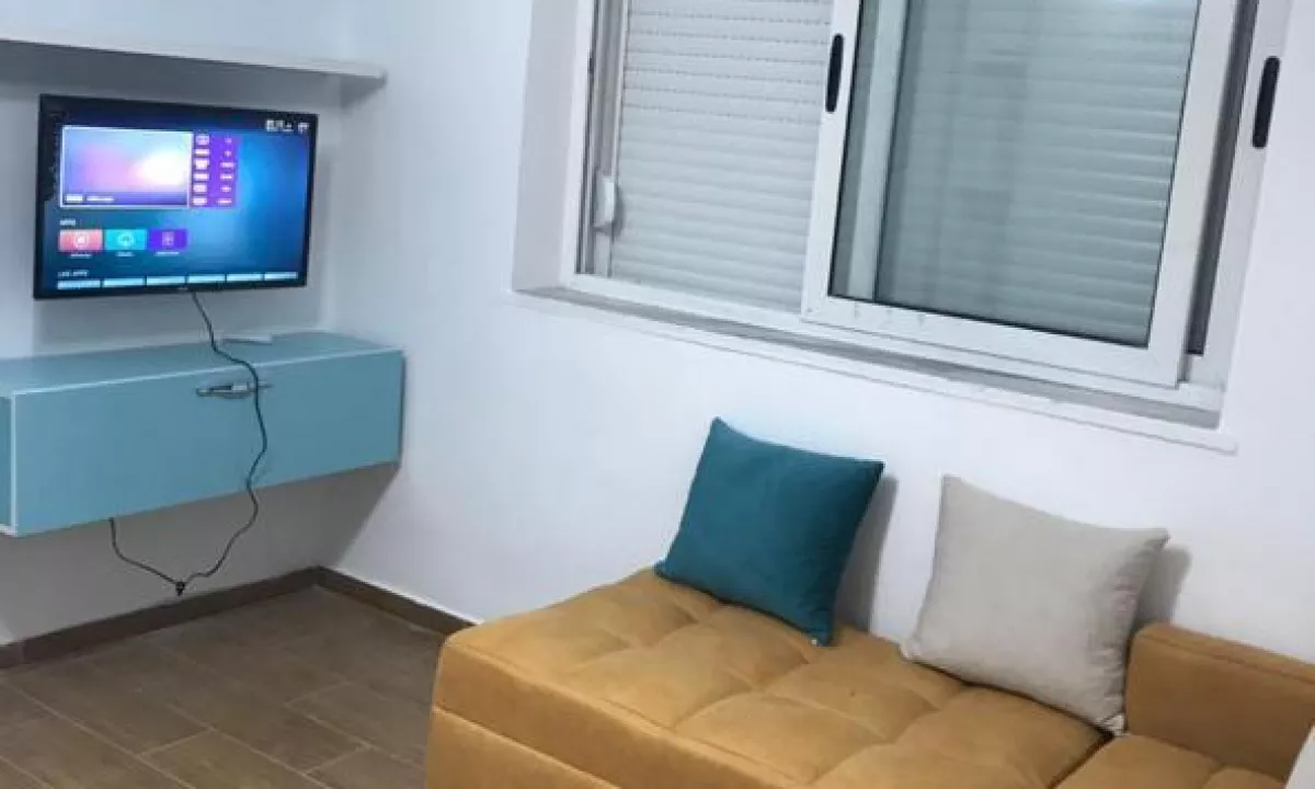 Shtepi ne shitje Apartament ne Tirane, Garsoniere, Mobilimi E mobiluar, Pagesa 55,000  Euro.