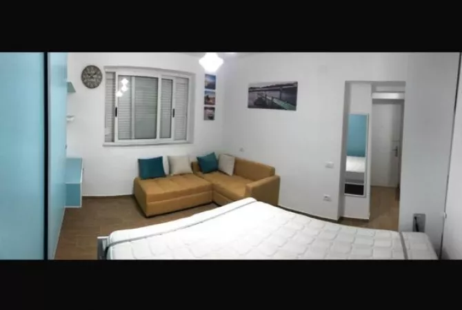 Shtepi ne shitje Apartament ne Tirane, Garsoniere, Mobilimi E mobiluar, Pagesa 55,000  Euro.
