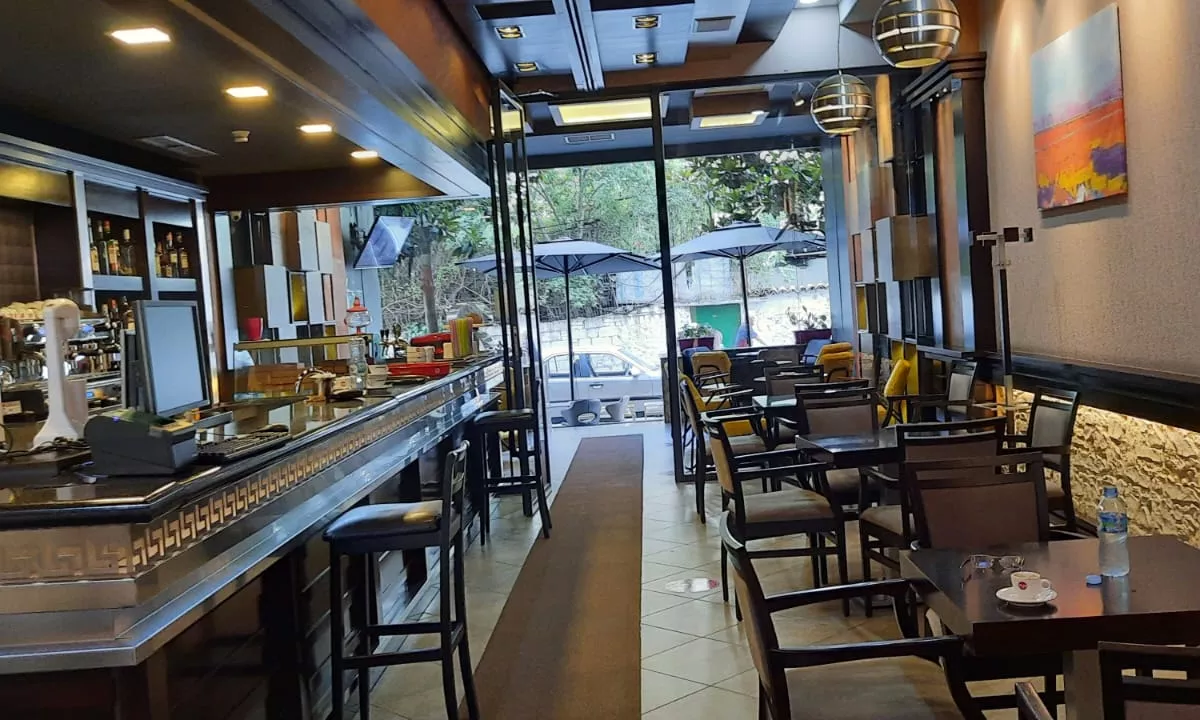 Shitet lokal tek Rruga e Barrikadave/370,000 euro