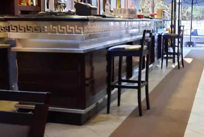 Shitet lokal tek Rruga e Barrikadave/370,000 euro