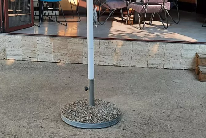 Shitet lokal tek Rruga e Barrikadave/370,000 euro