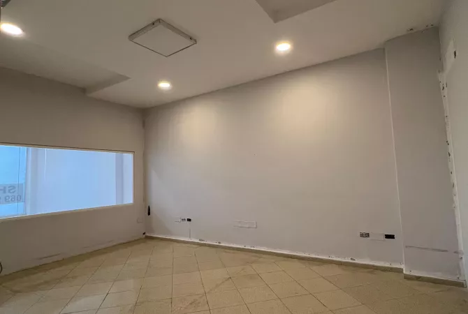 Shitet/jepet me qera dyqan Okazion tek Kodra e Diellit/220.000 Euro per shitje/1000 Euro per qera