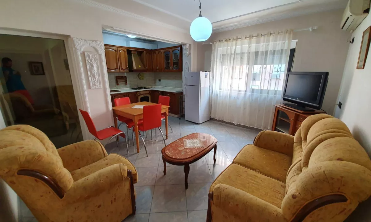Shtepi me qera Apartament ne Tirane, 1+1, Mobilimi E mobiluar, Pagesa 600  Euro.