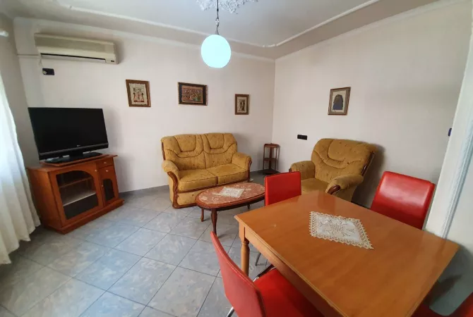 Shtepi me qera Apartament ne Tirane, 1+1, Mobilimi E mobiluar, Pagesa 600  Euro.