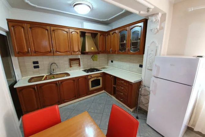 Shtepi me qera Apartament ne Tirane, 1+1, Mobilimi E mobiluar, Pagesa 600  Euro.