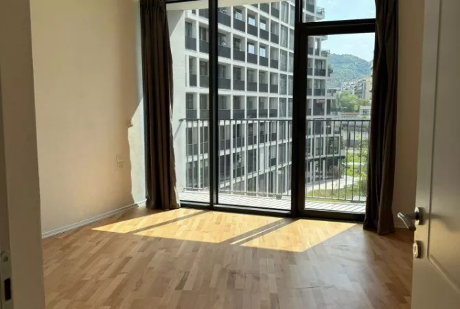 Jepet me qera apartament tek Lake View/1,850euro