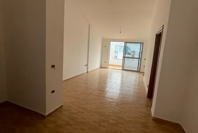 Shtepi ne shitje Apartament ne Tirane, 2+1, Mobilimi Bosh, pa mobiluar, Pagesa 170,000  Euro.