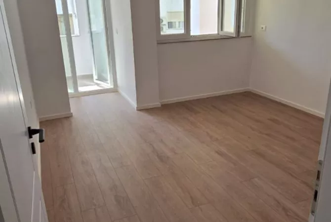 Appartamento in vendita a Tirana 1+1, Vuoto