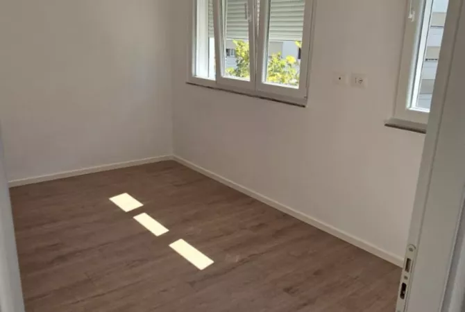 Appartamento in vendita a Tirana 1+1, Vuoto