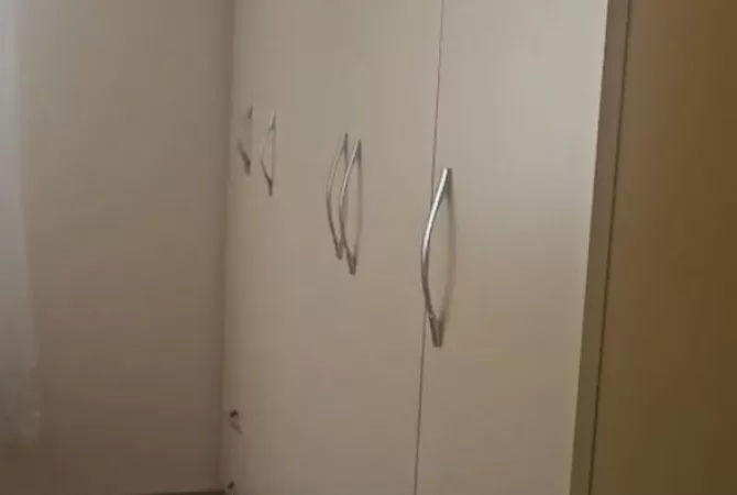 Shtepi me qera Apartament ne Tirane, 3+1, Mobilimi E mobiluar, Pagesa 650  Euro.