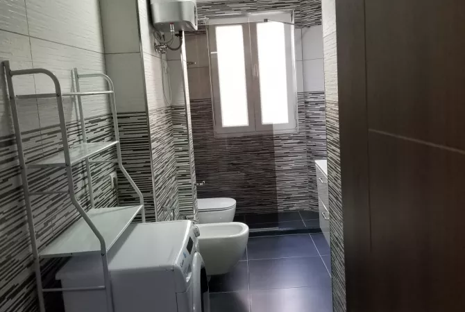 Shtepi me qera Apartament ne Tirane, 2+1, Mobilimi E mobiluar, Pagesa 600  Euro.