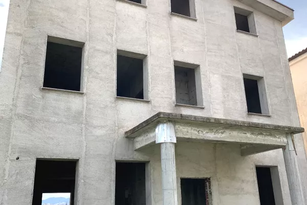 Shtepi ne shitje Shtepi Private ne Tirane, 3+1, Mobilimi Bosh, pa mobiluar, Pagesa 170,000  Euro.