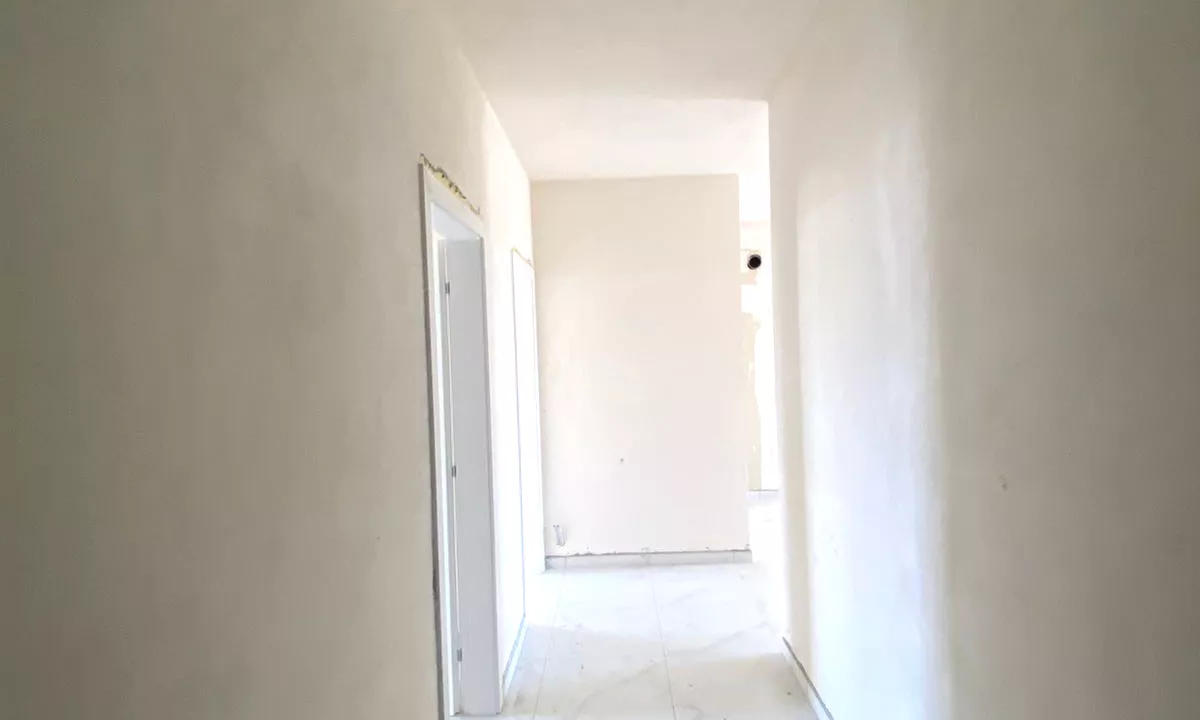 Shtepi me qera Apartament ne Tirane, 2+1, Mobilimi Bosh, pa mobiluar, Pagesa 500  Euro.