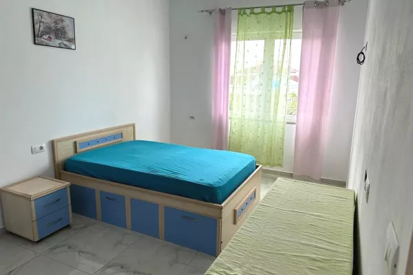 Shtepi me qera Apartament ne Tirane, 1+1, Mobilimi E mobiluar, Pagesa 35,000  Leke.