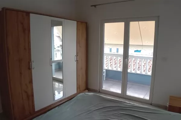 Shtepi me qera Apartament ne Tirane, 1+1, Mobilimi E mobiluar, Pagesa 35,000  Leke.
