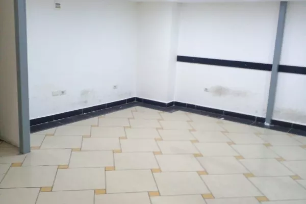 Jepet ambienti me qera Rruga Barrikadave/600 euro