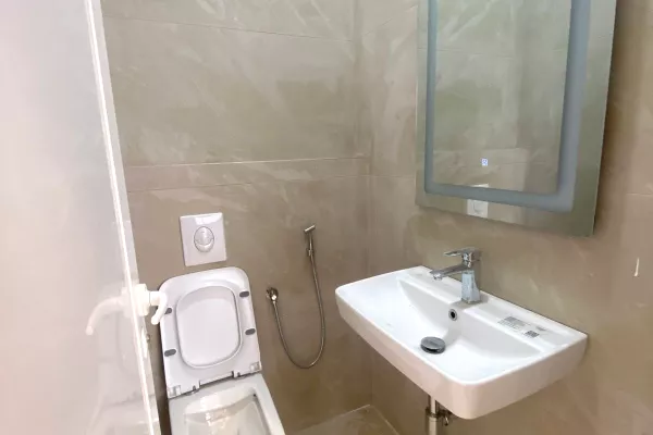 Ambient biznesi me qera 2+1 ne Tirane - 1,500 Euro