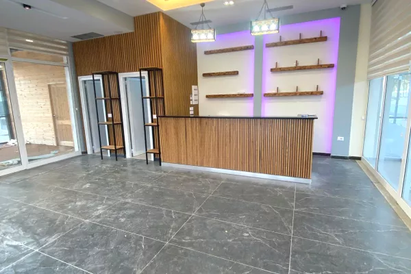 Jepet me qira lokal 80 m2 ne Kamez, prane “Ullirit”/1,500 euro