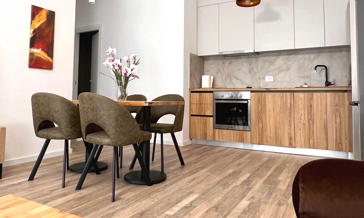 Shtepi me qera Apartament ne Tirane, 2+1, Mobilimi E mobiluar, Pagesa 800  Euro.