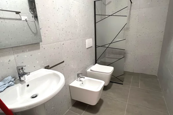 Shtepi me qera Apartament ne Tirane, 2+1, Mobilimi E mobiluar, Pagesa 800  Euro.