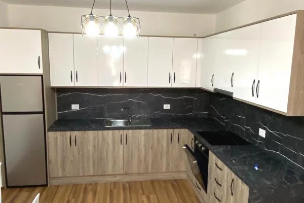 Appartamento in vendita a Tirana 1+1, Arredato