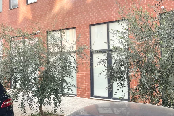 Ambient biznesi me qera 3+1 ne Tirane - 900 Euro